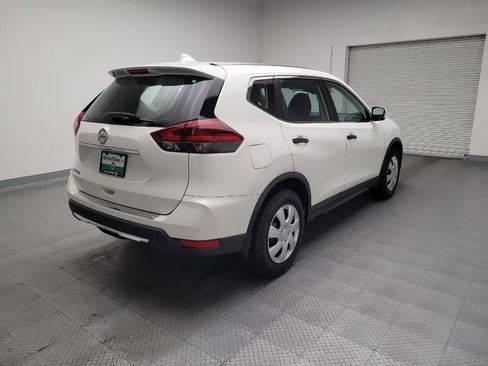 Used 2019 Nissan Rogue S image 9