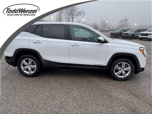 Used 2023 GMC Terrain SLE w/ LPO, Floor Liner Package image 1