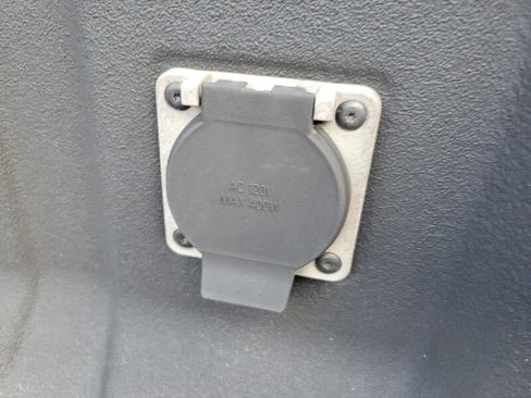 Used 2023 GMC Canyon AT4 w/ AT4 Premium Package image 7