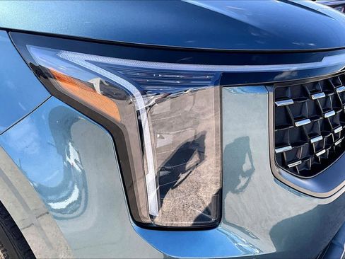 Certified 2025 Kia Carnival SX w/ SX Dark Edition Package image 26