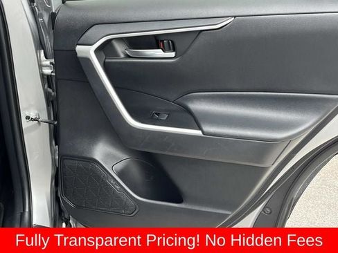 Used 2021 Toyota RAV4 XLE AWD/4WD image 19