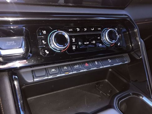 Used 2022 GMC Sierra 1500 AT4 w/ AT4 Preferred Package image 18