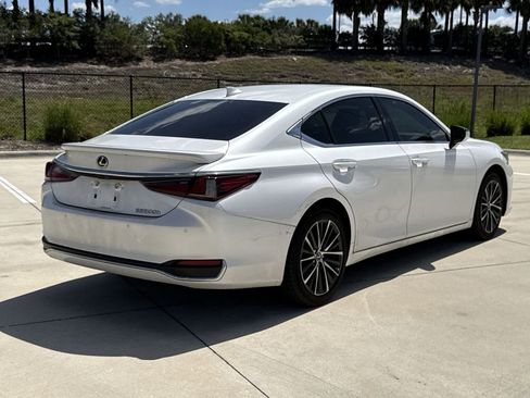 Used 2024 Lexus ES 300h w/ Premium Package image 11