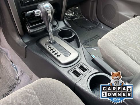 Used 2003 Isuzu Axiom S image 30