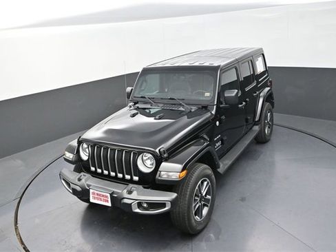 Used 2023 Jeep Wrangler Unlimited Sahara w/ Cold Weather Group image 21