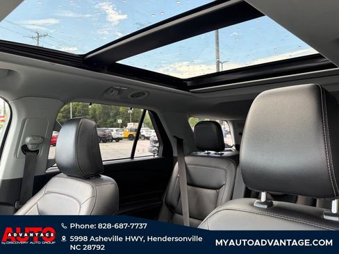 Used 2021 Ford Explorer Limited w/ Equipment Group 301A AWD/4WD image 9