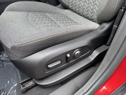 Used 2023 Chevrolet Equinox LT image 17