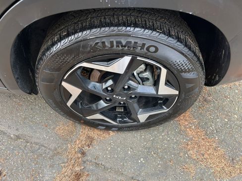 Used 2025 Kia Seltos S image 32