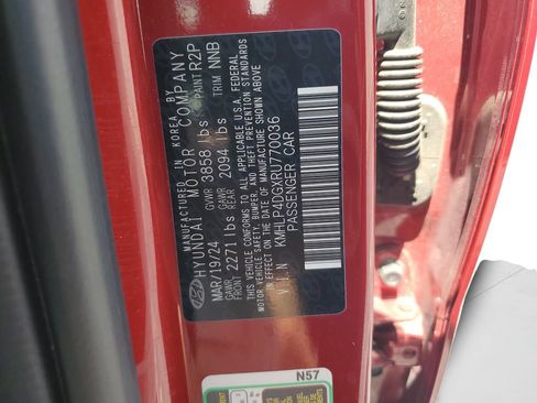 Used 2024 Hyundai Elantra Limited FWD image 29