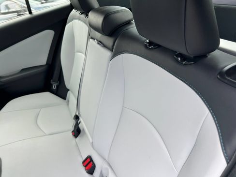 Used 2016 Toyota Prius FWD image 31