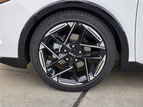 New 2025 Kia K4 GT-Line image 8