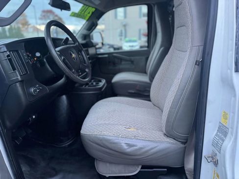 Used 2016 Chevrolet Express 3500 image 6