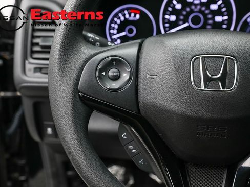 Used 2021 Honda HR-V LX image 14