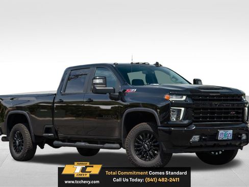 Used 2022 Chevrolet Silverado 2500 LTZ w/ LTZ Plus Package AWD/4WD image 3