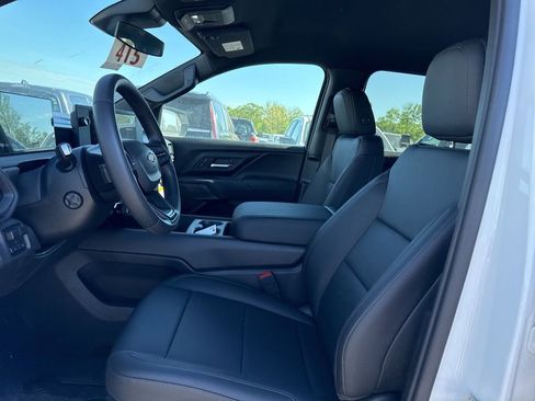 Used 2024 Chevrolet Silverado EV W/T image 5