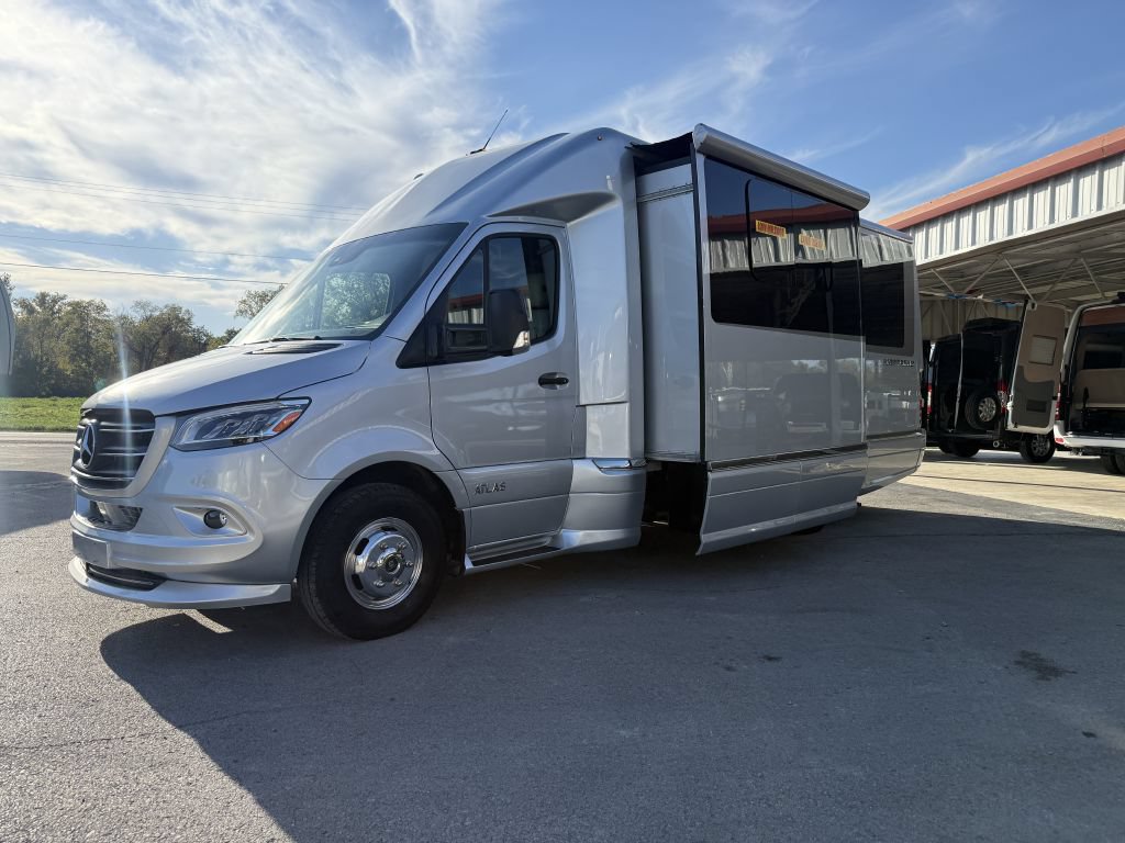 Used 2020 Mercedes-Benz Sprinter 3500 image 1