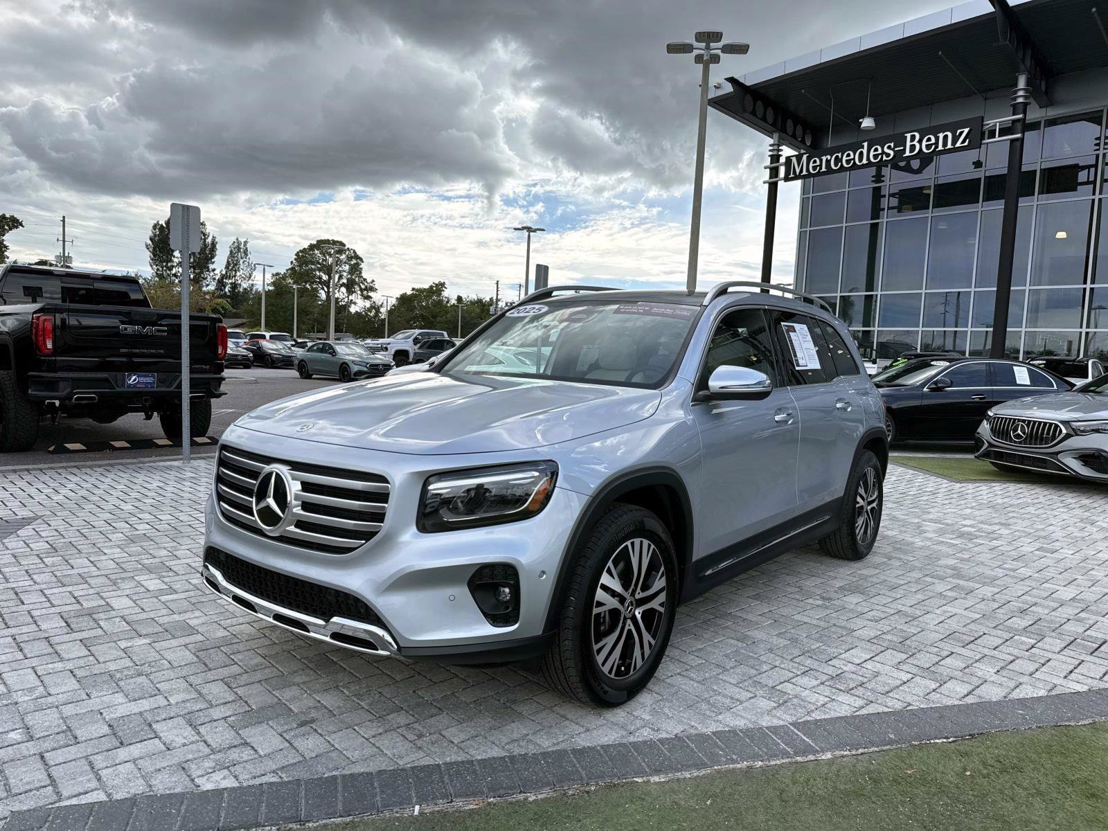 Certified 2025 Mercedes-Benz GLB 250 image 2