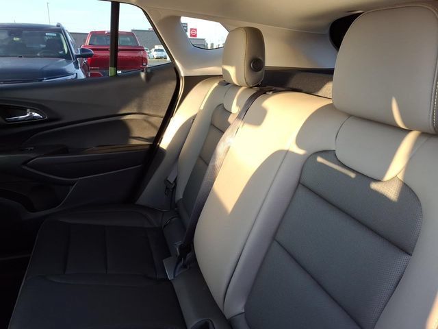 New 2026 Chevrolet Trax ACTIV w/ Sunroof Package FWD image 13