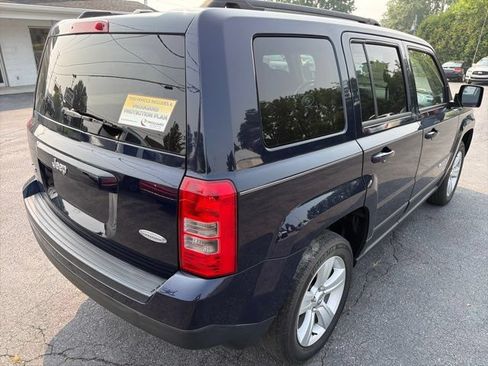 Used 2014 Jeep Patriot Latitude AWD/4WD image 12