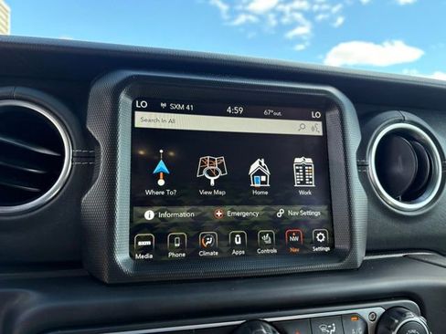 Used 2022 Jeep Wrangler Unlimited Sahara w/ Cold Weather Group AWD/4WD image 17