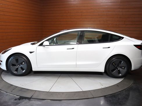 Used 2023 Tesla Model 3 Standard Range RWD image 12