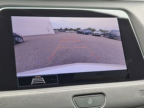 Used 2020 Cadillac XT4 Premium Luxury w/ Cold Weather Package AWD/4WD image 18