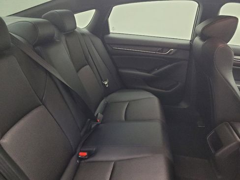 Used 2018 Honda Accord Sport image 19