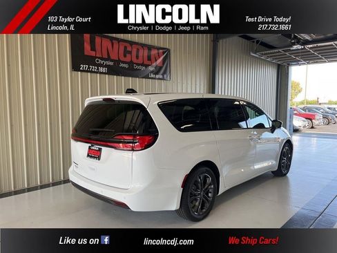 New 2026 Chrysler Pacifica Select image 24