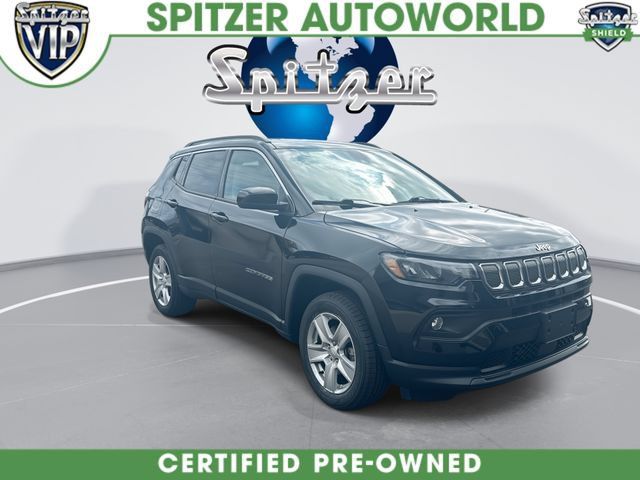 Used 2022 Jeep Compass Latitude w/ Convenience Group AWD/4WD image 2