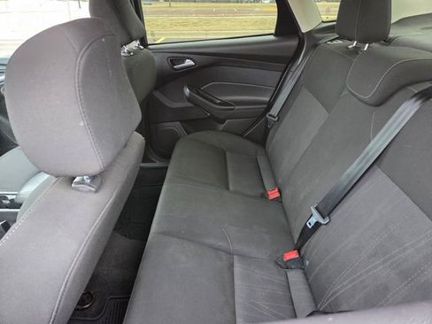 Used 2015 Ford Focus SE w/ SE Cold Weather Package image 40