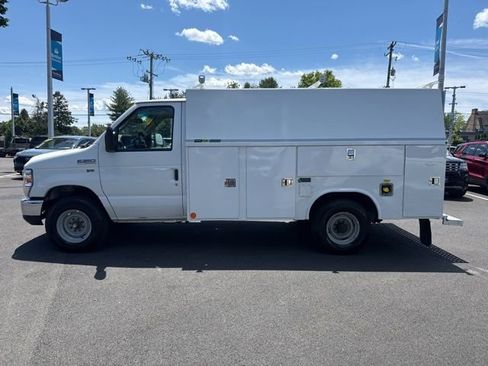 Used 2019 Ford E-350 and Econoline 350 Super Duty w/ Power Windows & Locks Group RWD image 5