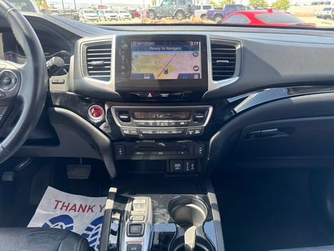 Used 2018 Honda Pilot Touring image 14