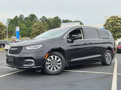 Used 2024 Chrysler Pacifica Limited