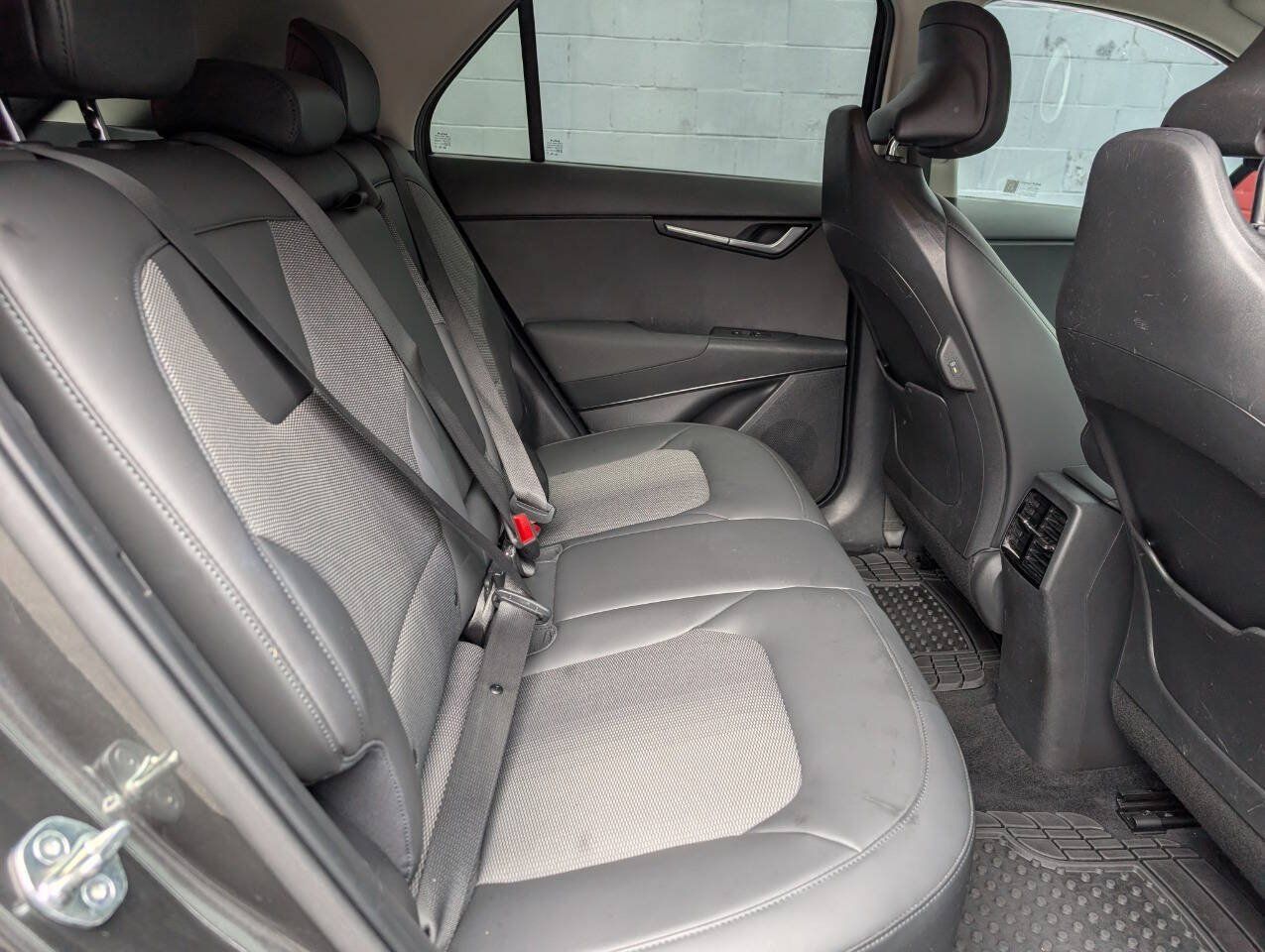 Used 2023 Kia Niro Wind w/ Wind Preserve Package FWD image 9