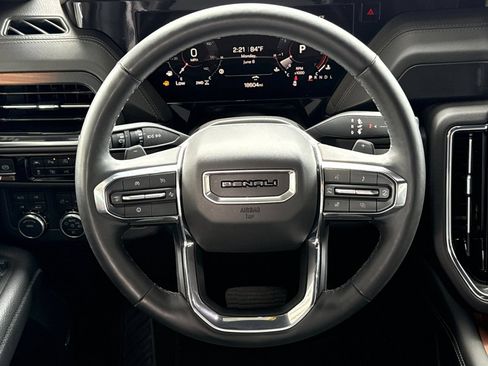 Used 2025 GMC Yukon XL Denali AWD/4WD image 22