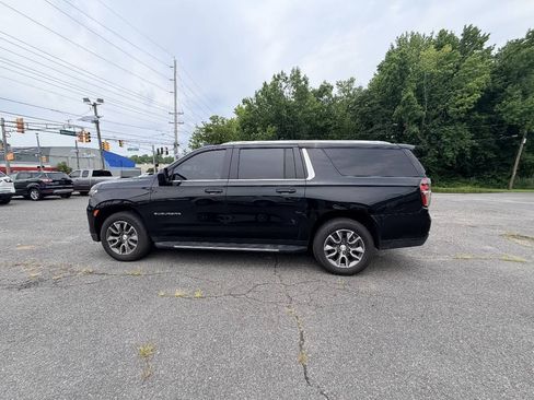 Used 2022 Chevrolet Suburban LT AWD/4WD image 45