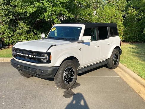 Used 2022 Ford Bronco Outer Banks AWD/4WD image 3