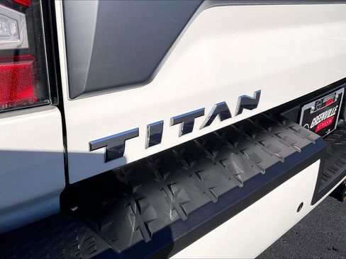 Used 2023 Nissan Titan Platinum Reserve w/ Moonroof Package image 8