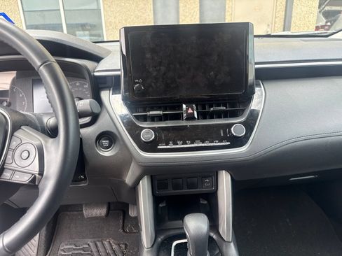 Used 2024 Toyota Corolla Cross LE FWD image 15