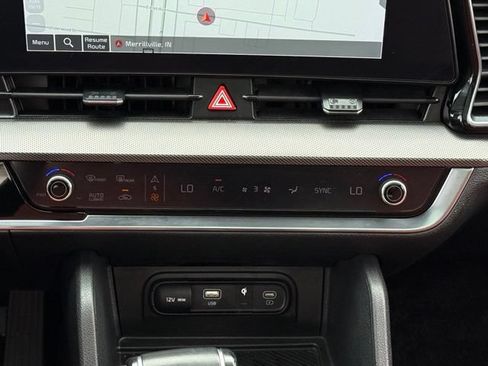 Certified 2024 Kia Sportage SX AWD/4WD image 19