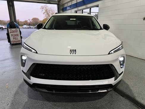 New 2025 Buick Envision Sport Touring image 3