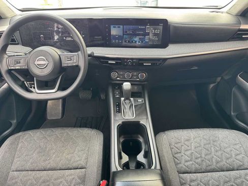 Used 2025 Nissan Kicks SV w/ Illumination Package FWD image 19