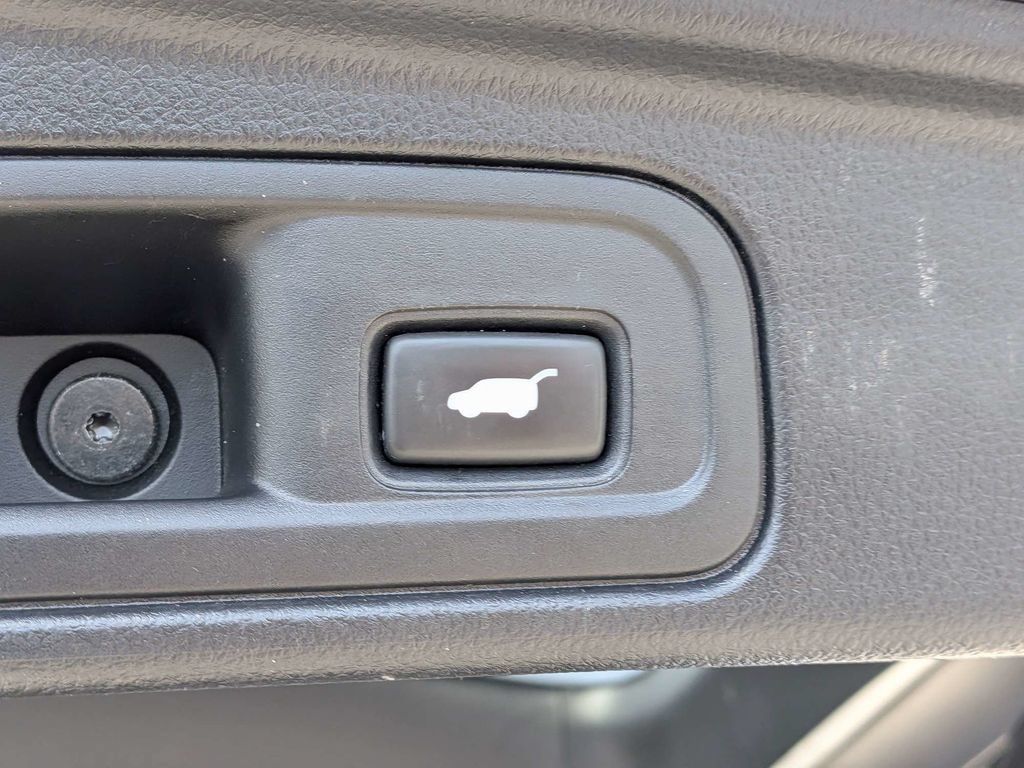 Used 2019 Honda Pilot Touring image 13
