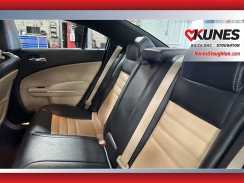 Used 2011 Dodge Charger SE image 32