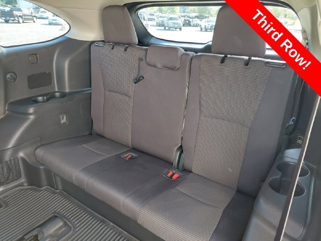 Used 2023 Toyota Highlander L FWD image 13
