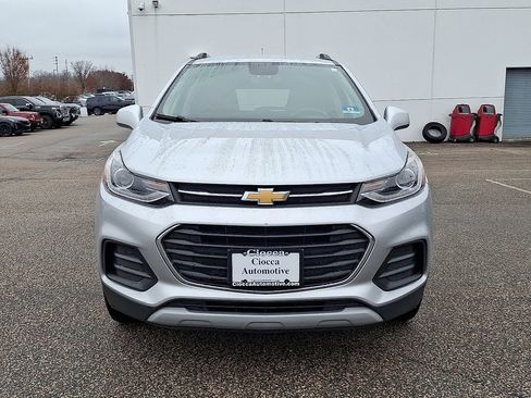 Used 2020 Chevrolet Trax LT w/ LT Convenience Package image 6