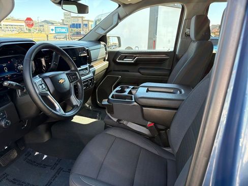 Used 2024 Chevrolet Silverado 1500 LT image 9
