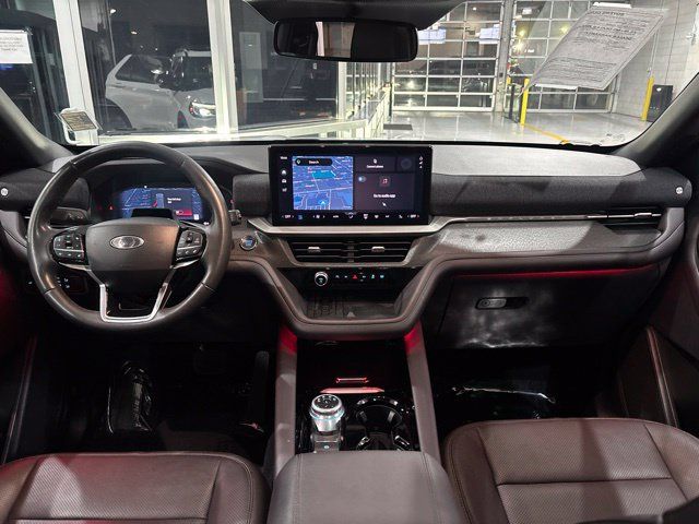 Used 2025 Ford Explorer Platinum w/ Ultimate Package AWD/4WD image 11