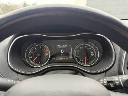 Used 2020 Jeep Cherokee Latitude Plus w/ Cold Weather Group image 11