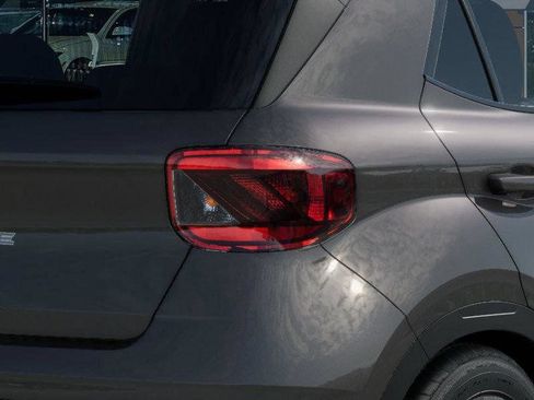 Certified 2025 Hyundai Venue SEL FWD image 12